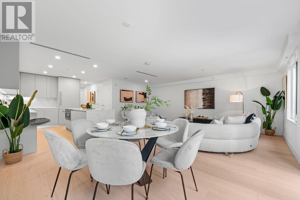 202 1331 MARINE DRIVE|West Vancouver, British Columbia V7T1B6