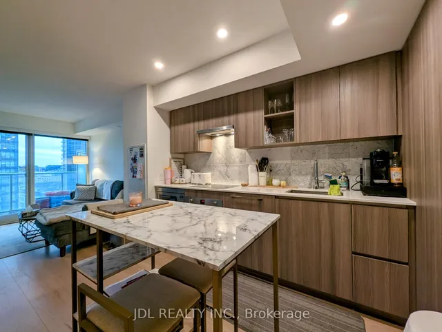 Additional image 4 of 17 Bathurst St Unit 1908