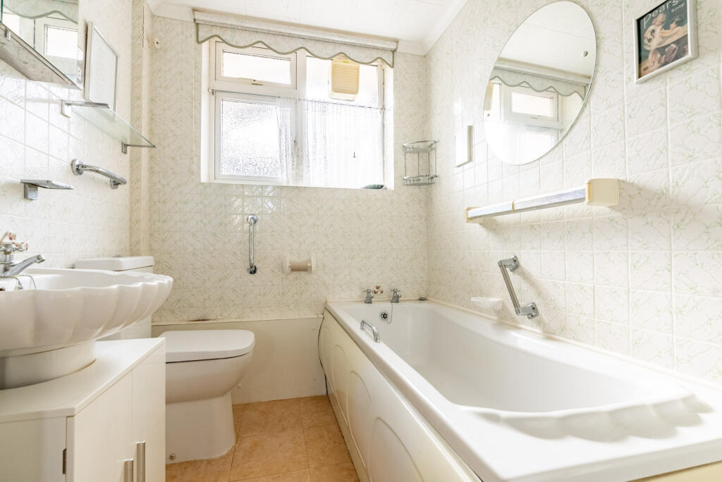 Additional image 10 of Swans Close, St. Albans, Hertfordshire, AL4