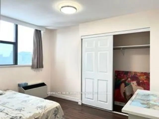 Additional image 6 of 519 Dundas St Unit 1001