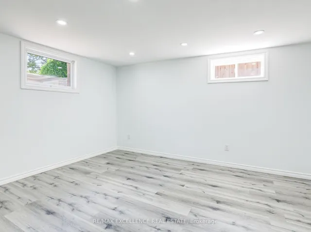 Additional image 22 of 36 Clark Ave