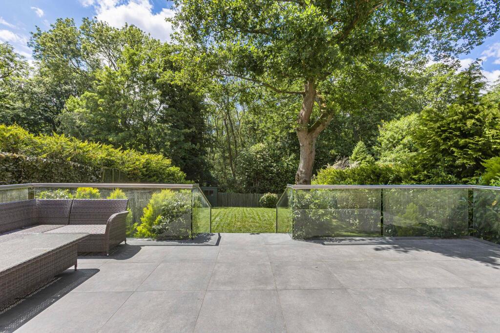 Additional image 2 of Pine Grove, Brookmans Park, AL9