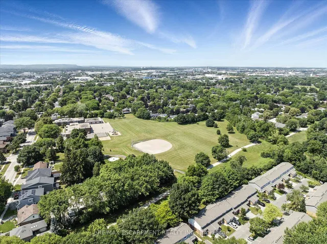 Additional image 43 of 445 Woodview Rd