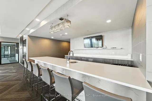 Additional image 26 of 51 East Liberty St Unit 401