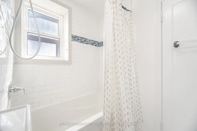 Additional image 32 of 24 Skyes Ave