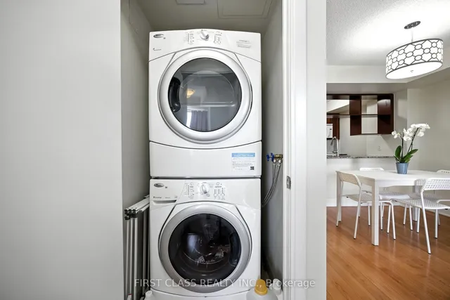 Additional image 18 of 135 Village Green Sq Unit 822