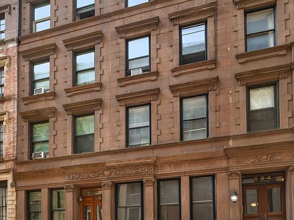 132 W 73rd St, New York, NY 10023