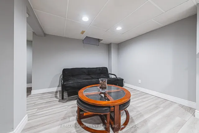 Additional image 31 of 412 Melanie Cres