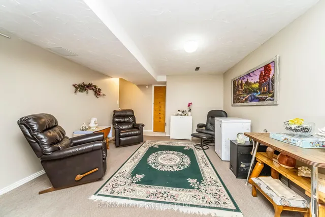 Additional image 36 of 39 Heathcliffe Sq