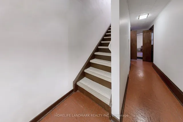 Additional image 36 of 32 L'amoreaux Dr