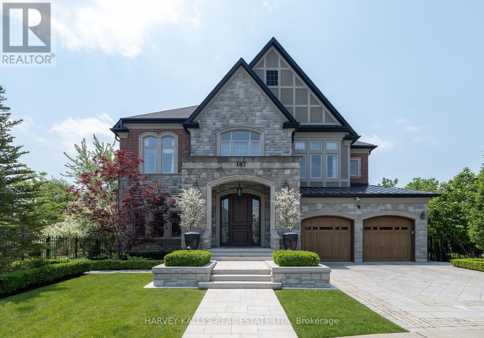147 COOKS MILL CRESCENT|Vaughan (Patterson), Ontario L6A0L1