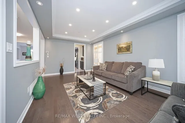 房产图片 11 - 198 Jessie Caverhill Pass