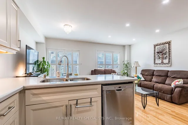 Additional image 16 of 6672 Opera Glass Cres