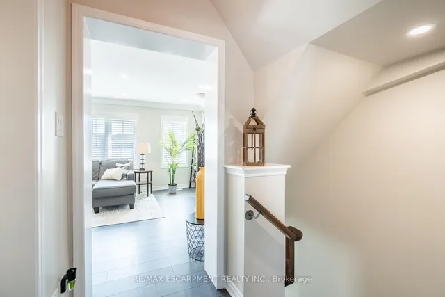 Additional image 14 of 230 Avonsyde Blvd Unit 15