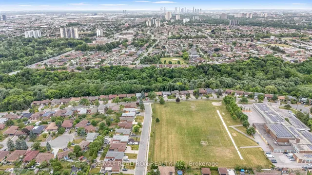 Additional image 39 of 4 Peacham Cres