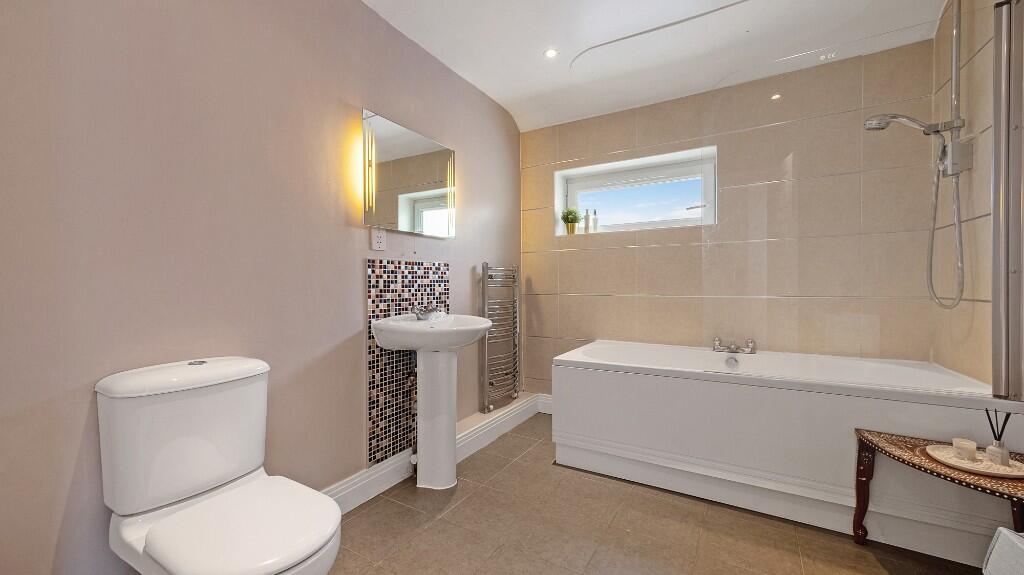 Additional image 16 of Bloomfield Road, Harpenden, Hertfordshire, AL5