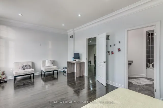 Additional image 36 of 4 Agincourt Circ