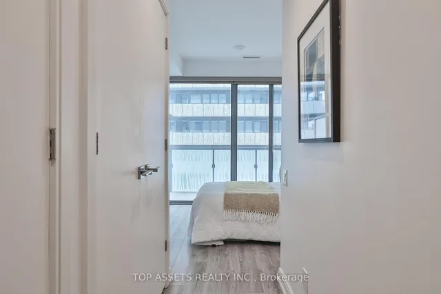 Additional image 23 of 50 Charles St Unit 3707