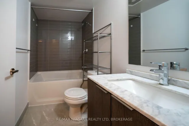 Additional image 9 of 11 Wellesley St Unit 1105