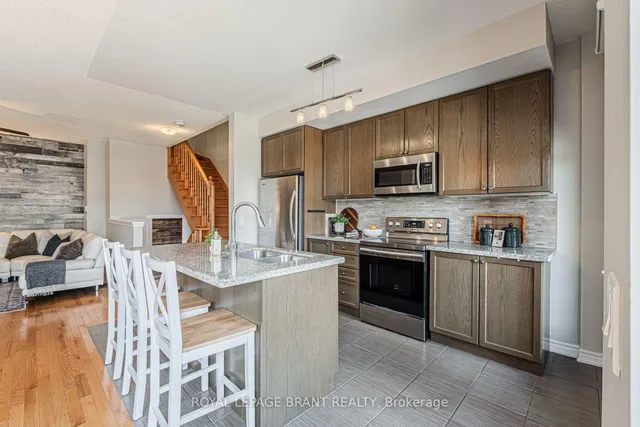 房产图片 12 - 422 Athabasca Common