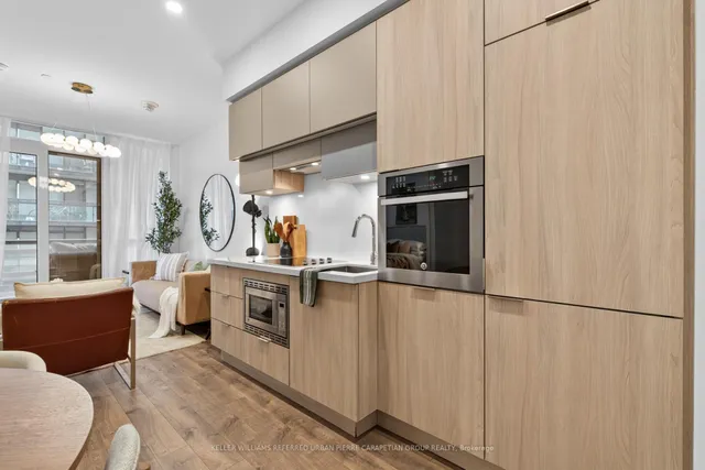 Additional image 18 of 39 Roehampton Ave Unit 408