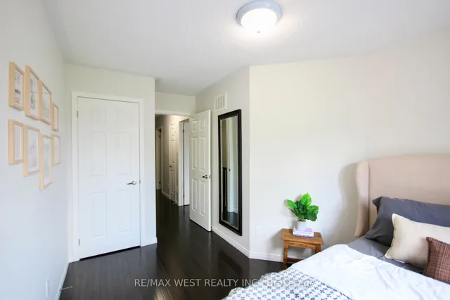 Additional image 40 of 57 Utopia Way