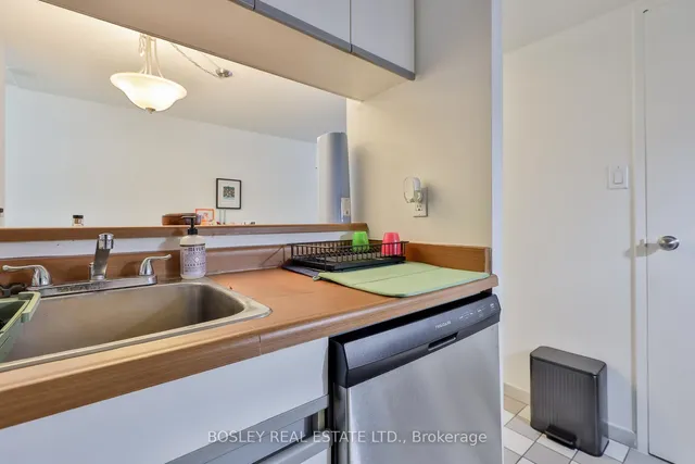 Additional image 10 of 1001 Bay St Unit 1008