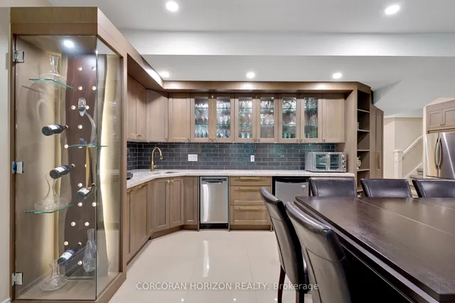 Additional image 41 of 258 Edgewater Cres Unit 8