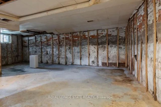 Additional image 44 of 14 Allan Ave
