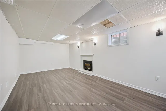 Additional image 36 of 49 Farmhill Crt