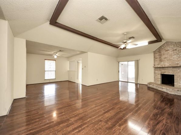 6643 Briar Glade Dr, Houston, TX 77072