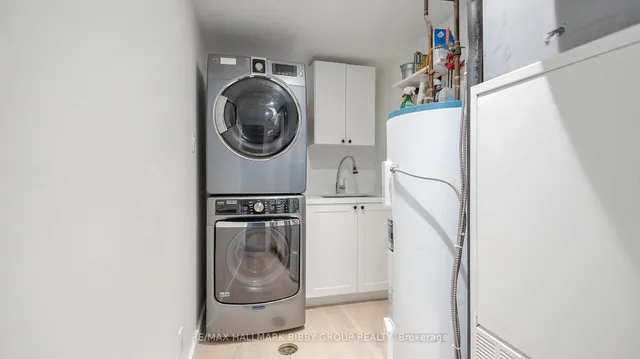 Additional image 30 of 99 Harbour Sq Unit 613