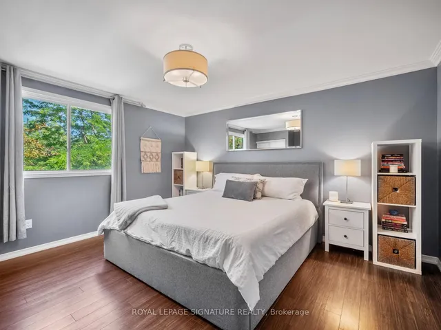 房产图片 12 - 13 Bronte Crt