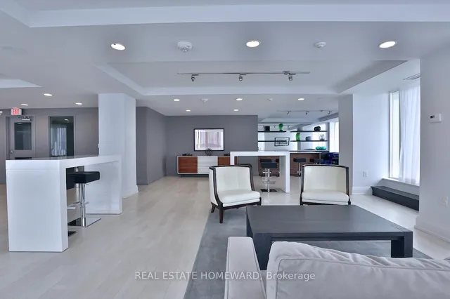 Additional image 29 of 125 Western Battery Rd Unit 914