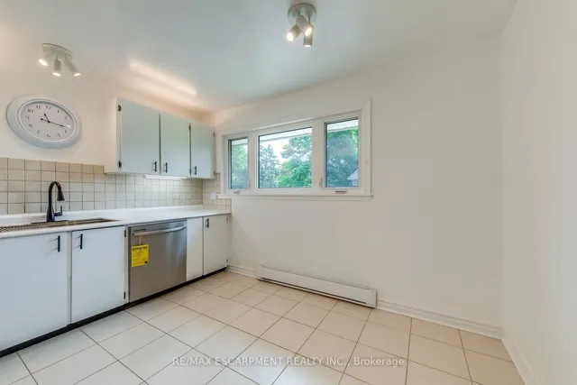 Additional image 19 of 1270 Gainsborough Dr Unit 4