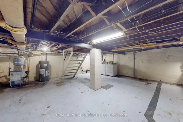 Additional image 27 of 1398 Pape Ave