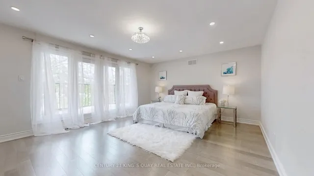 Additional image 25 of 54 Garnier Crt