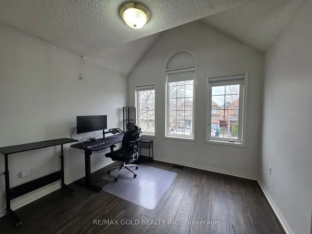 Additional image 47 of 42 Zimmer St