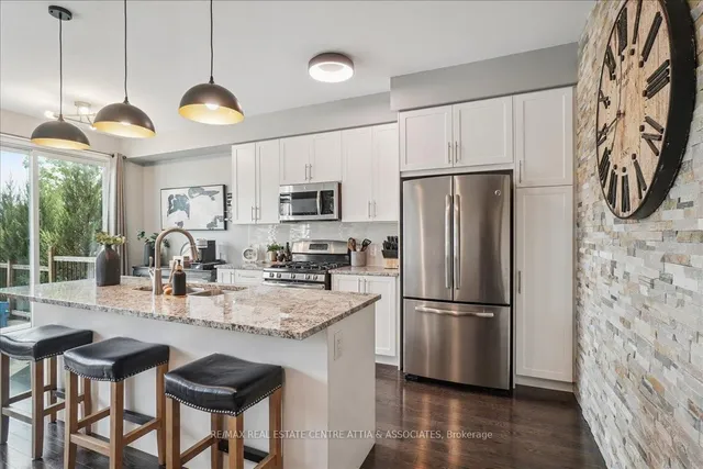 房产图片 15 - 755 Banks Cres