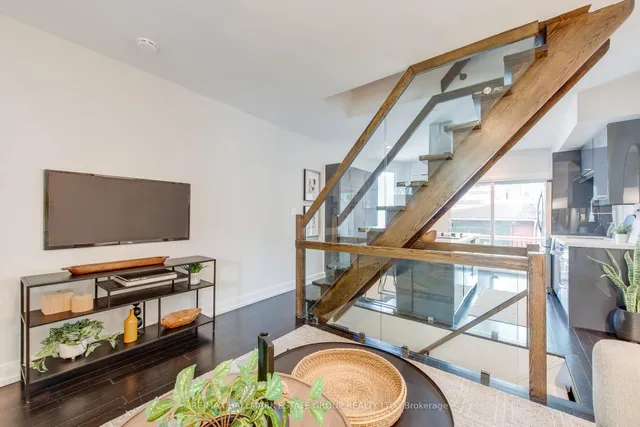 Additional image 8 of 3 Murdock Ave