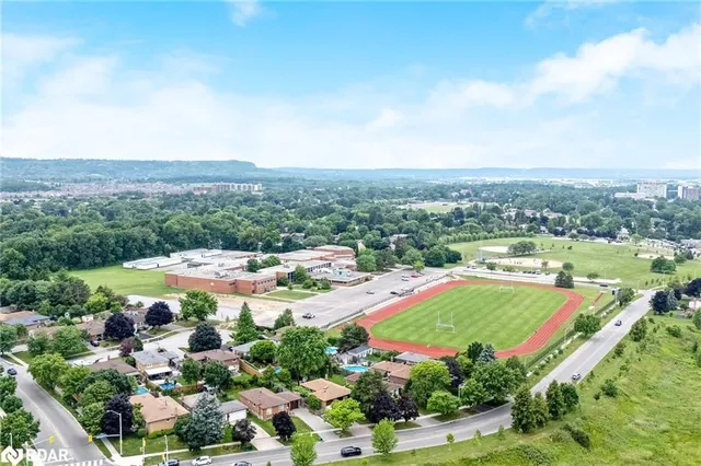 Additional image 37 of 318 Laurier Ave