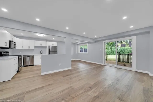 Additional image 22 of 451 Woodview Rd Unit 4