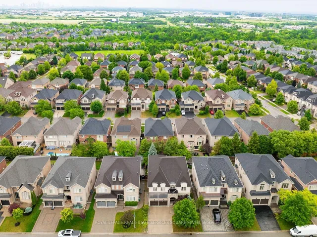 房产图片 48 - 2335 Awenda Dr