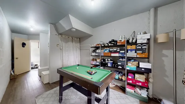 房产图片 32 - 22 Tandridge Cres 单元 812