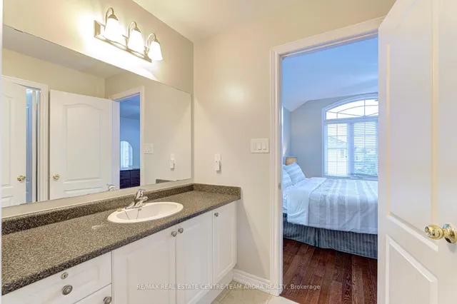 Additional image 31 of 8 Constance St