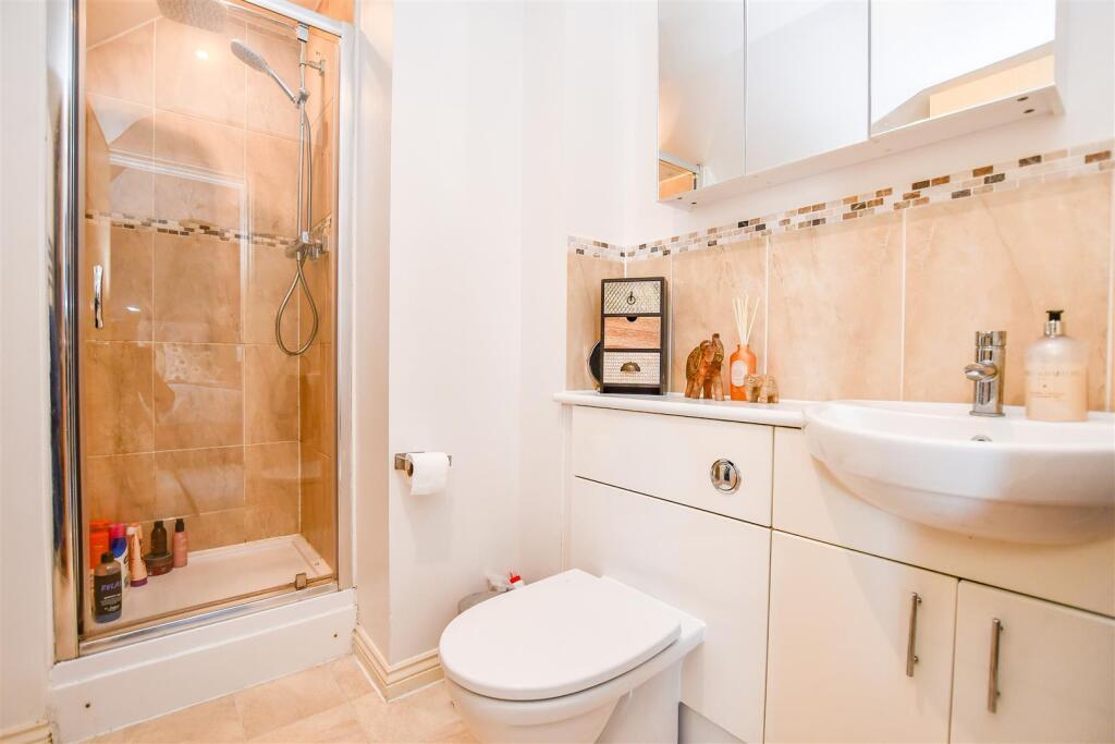 Additional image 4 of 2 Avian Avenue, Frogmore, St. Albans