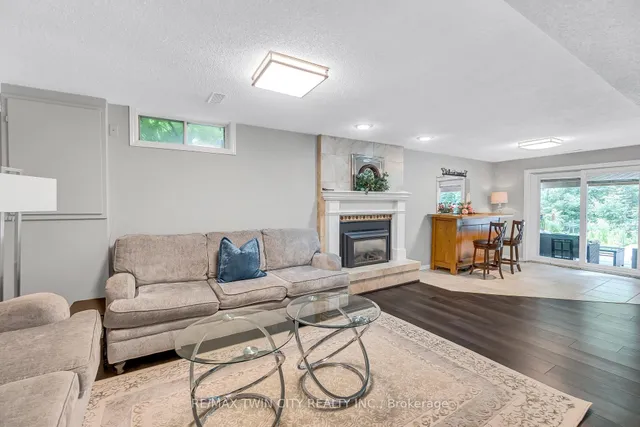 Additional image 32 of 107 Chandos Dr