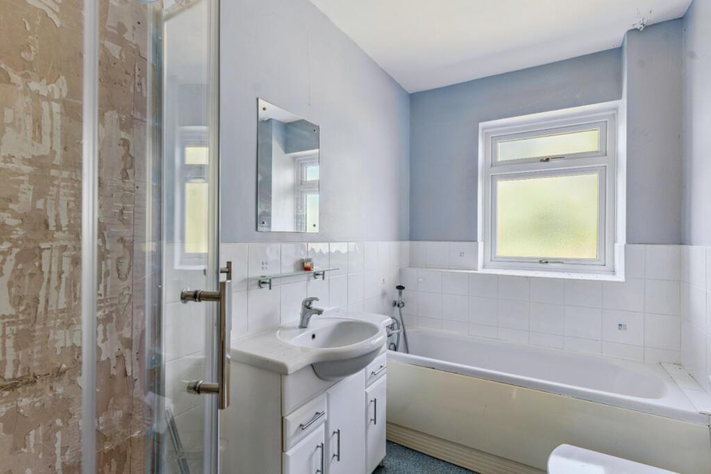 Additional image 16 of Harmer Green Lane, Welwyn, Hertfordshire, AL6 0EY