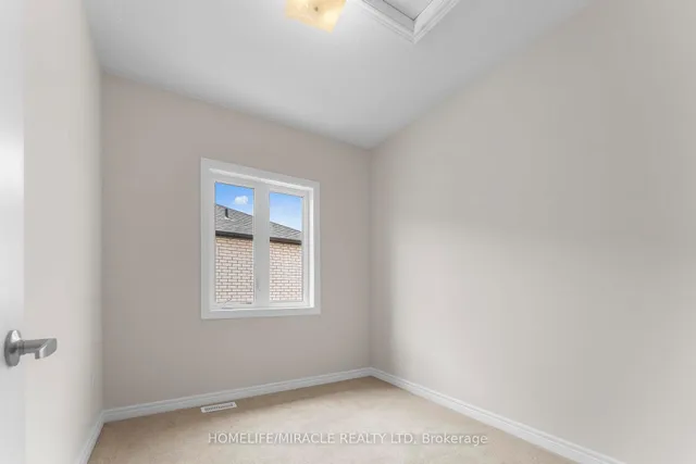 房产图片 28 - 873 Logan Dr