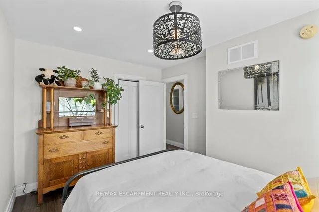 Additional image 23 of 127 Sherman Ave